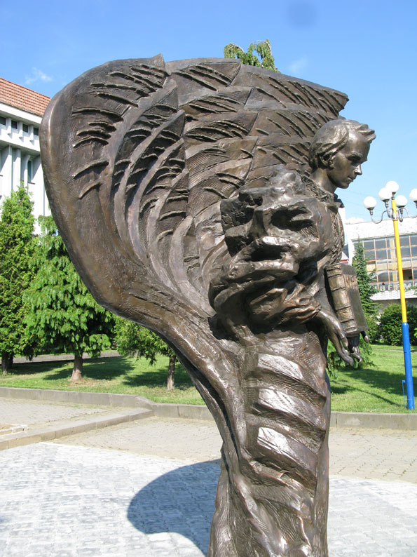 Taras Shevchenko monument by Igor Grechanyk