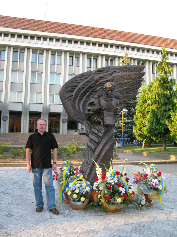 Taras Shevchenko monument by Igor Grechanyk